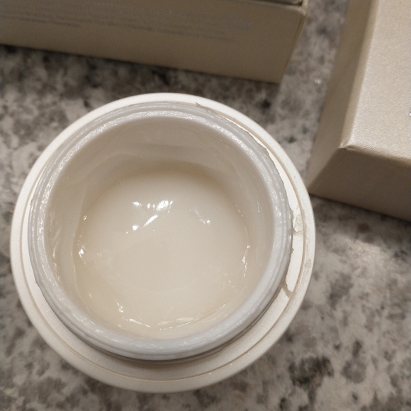 Face moisturizer - Picture 1 of 6